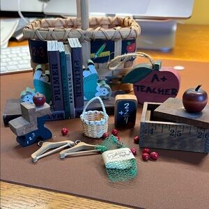 Charming Teacher's Desk Decor Set